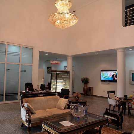 Immaculate Suites And Apartments Mobushipe Exterior foto